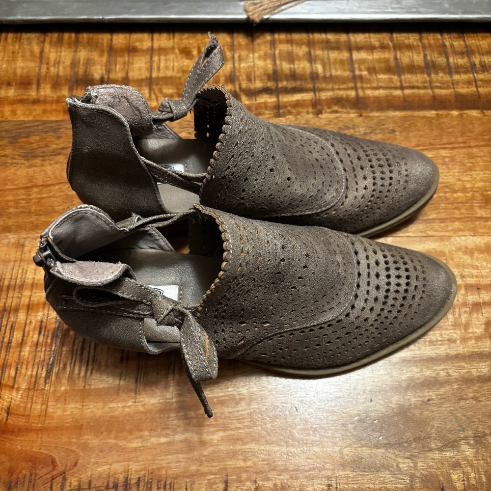 Booties (Very G Boutique)